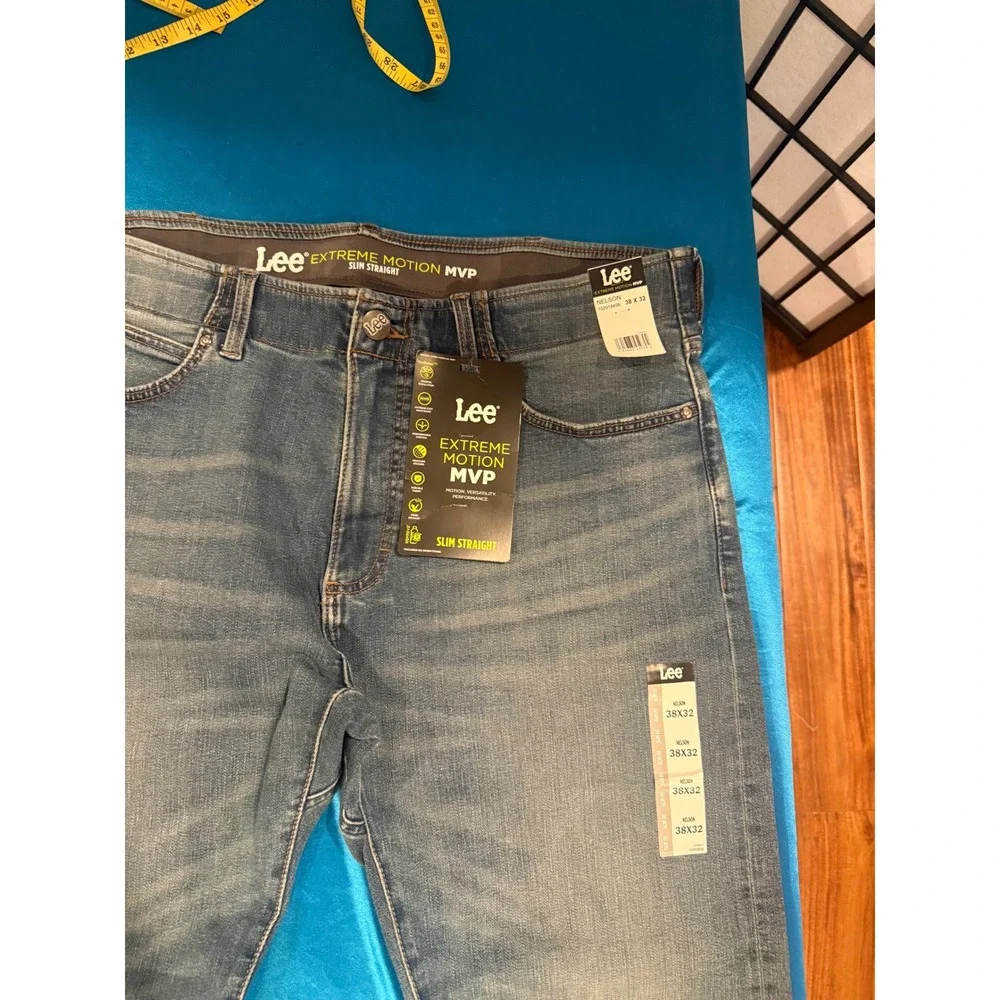 Lee Extreme Motion MVP Slim Straight Jeans Men's 38x32 NWT Nelson Stretch Denim